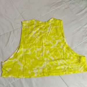Lululemon cropped top